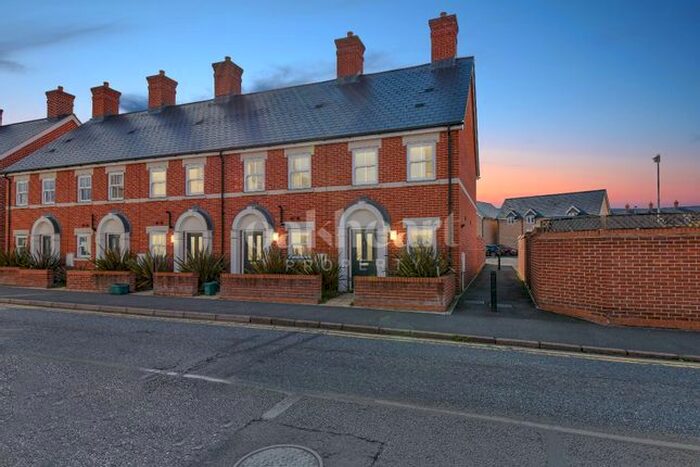2 Bedroom End Of Terrace House To Rent In Military Road, Colchester, CO1