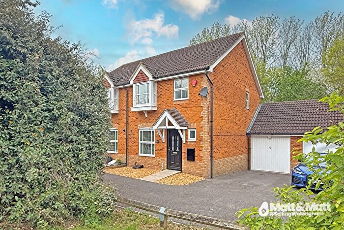 3 Bedroom Semi Detached House For Sale In Howell Close, Arborfield, Reading, RG2