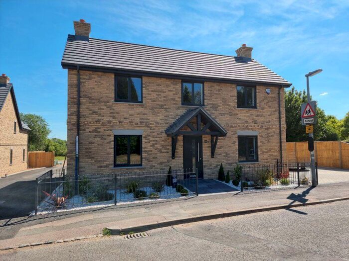 4 Bedroom Detached House To Rent In Manor Road, Bedfordshire, MK45