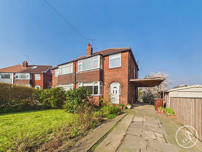 3 Bedroom Semi Detached House For Sale In Templestowe Drive, Leeds, LS15