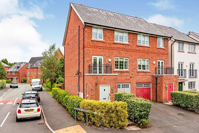 4 Bedroom Town House To Rent In Monks Place, Warrington, WA2