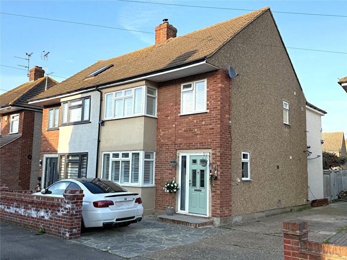 3 Bedroom Semi-Detached House For Sale In Old Jenkins Close, Stanford-Le-Hope, Essex, SS17