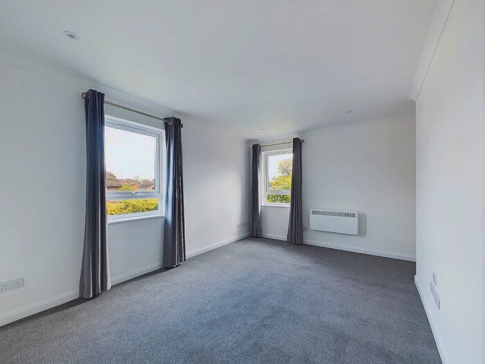 1 Bedroom Flat To Rent In Gassons Road, Snodland, Kent, ME6