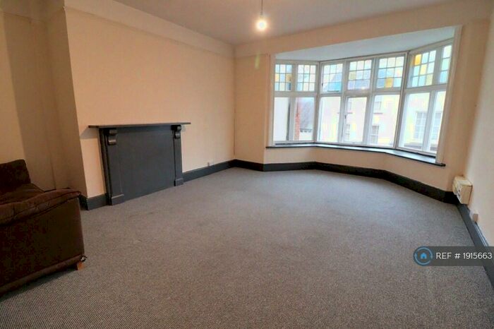 1 Bedroom Flat To Rent In Queen Annes, Bideford, EX39