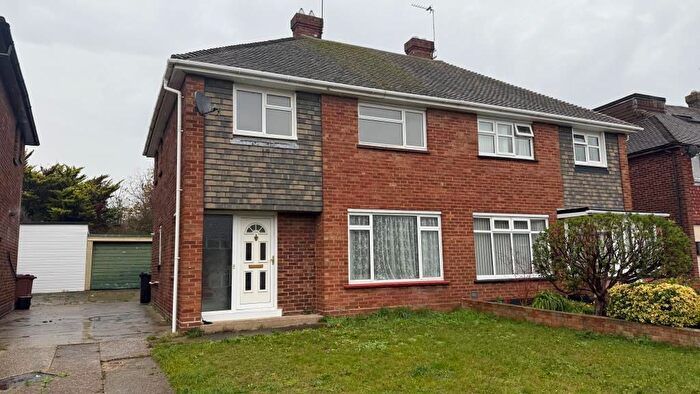 3 Bedroom Semi Detached House For Sale In Tennyson Walk, Northfleet, Gravesend, Kent, DA11