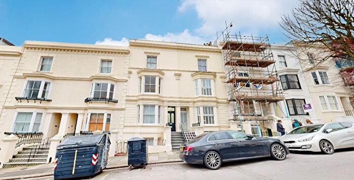 1 Bedroom Flat For Sale In First Floor Flat, York Road, Hove, East Sussex, BN3