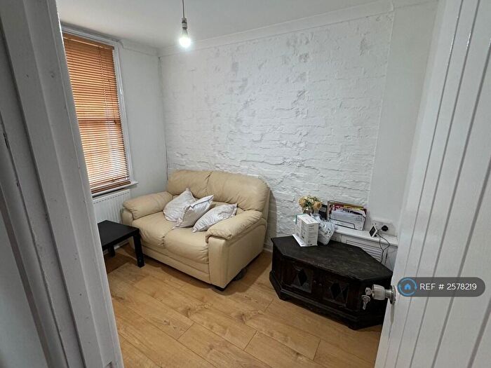 3 Bedroom Terraced House To Rent In Upper Crown Street, Reading, RG1