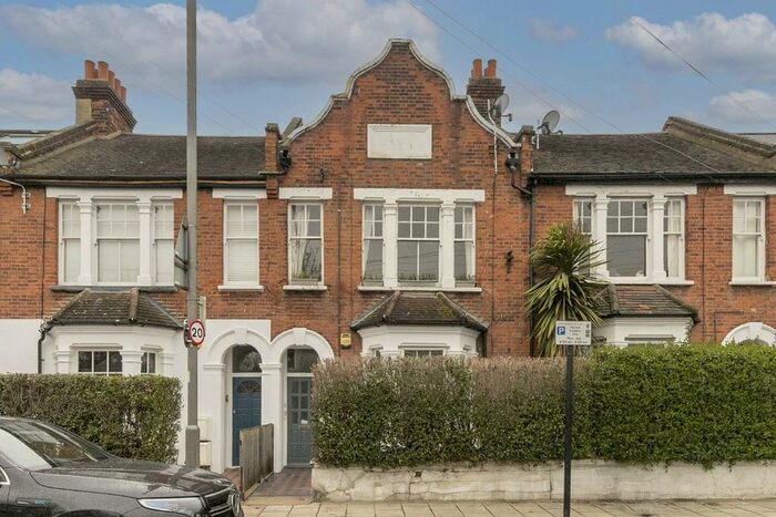 1 Bedroom Flat To Rent In Cavendish Road, London, SW12