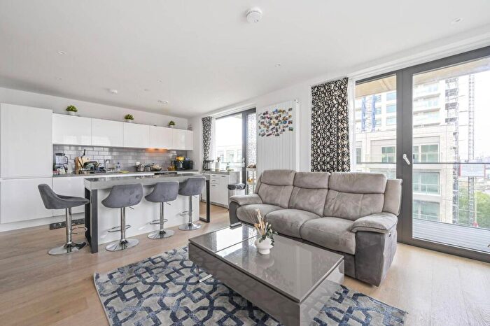 3 Bedroom Flat To Rent In John Cabot House, , Royal Docks, London, E16