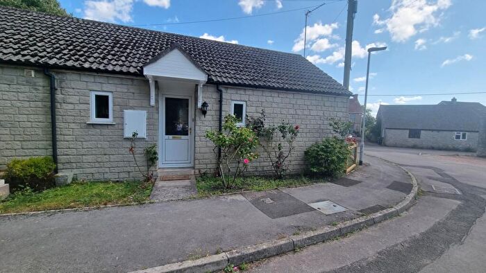 2 Bedroom Bungalow To Rent In Church Close, Evercreech, BA4