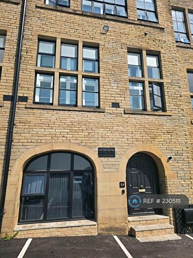 3 Bedroom Terraced House To Rent In Manningham Lane, Bradford, BD8
