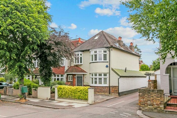 4 Bedroom Detached House To Rent In Percival Road, Parkside, SW14