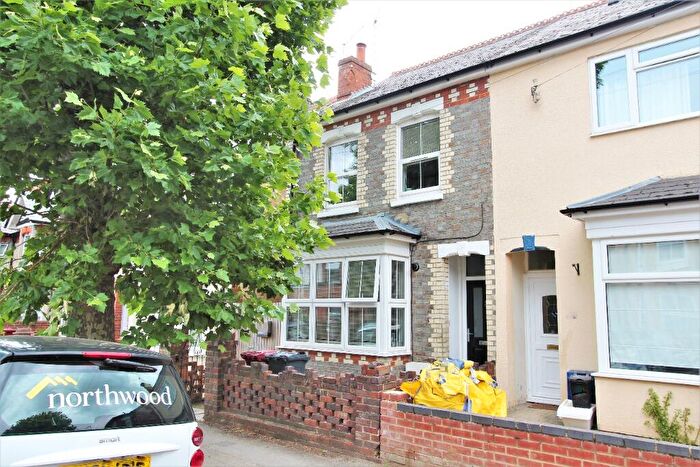 2 Bedroom Flat To Rent In Wantage Road, Reading, RG30