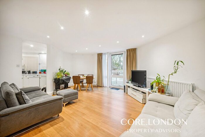 2 Bedroom Flat To Rent In Hillcrest Heights, Ealing, W5