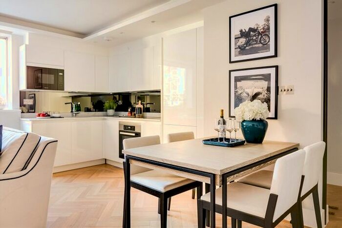 2 Bedroom Flat To Rent In Greville House, Kinnerton Street, SW1X