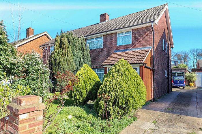 3 Bedroom Semi Detached House For Sale In Keats Way, West Drayton, UB7