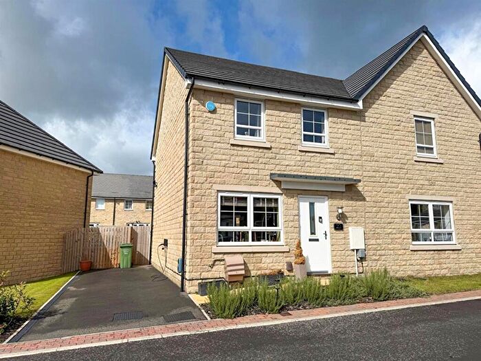 3 Bedroom Semi-Detached House For Sale In Brunel Drive, Silsden, BD20