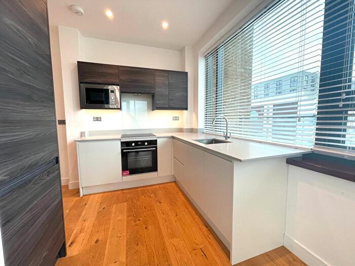 1 Bedroom Apartment For Sale In The Ring, Bracknell, RG12
