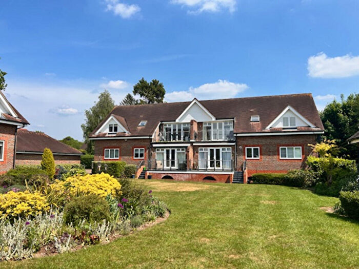 2 Bedroom Apartment For Sale In Andrews Reach, Bourne End, SL8