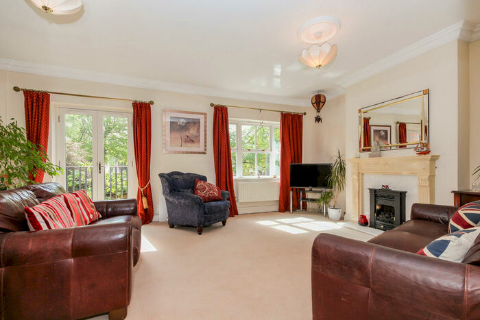 3 Bedroom Town House To Rent In Bishop Kirk Place, Oxford, OX2