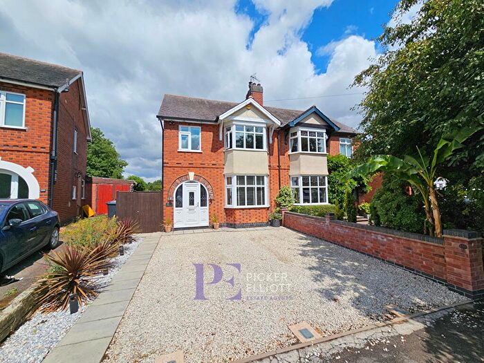 3 Bedroom Semi-Detached House For Sale In Sapcote Road, Burbage, LE10