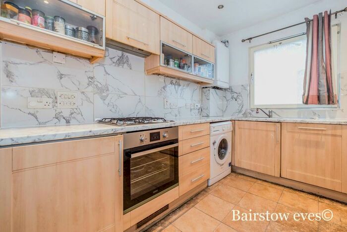 4 Bedroom House To Rent In Loftus Road, Barking, IG11