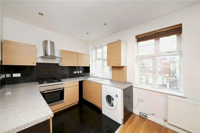 1 Bedroom Flat To Rent In Streatham Green, Streatham High Road, London, SW16