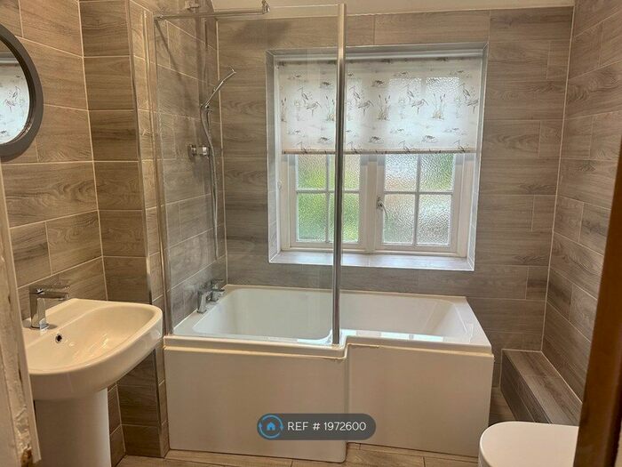 2 Bedroom Terraced House To Rent In Maxwell Avenue, Bearsden, Glasgow, G61