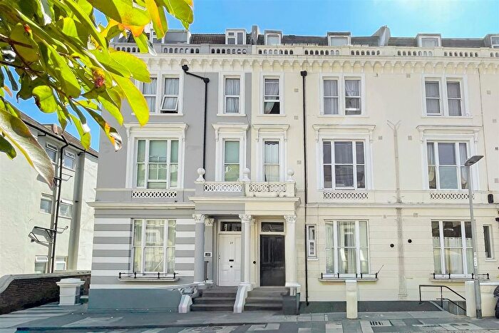 2 Bedroom Flat To Rent In West Hill Road, St Leonards, TN38
