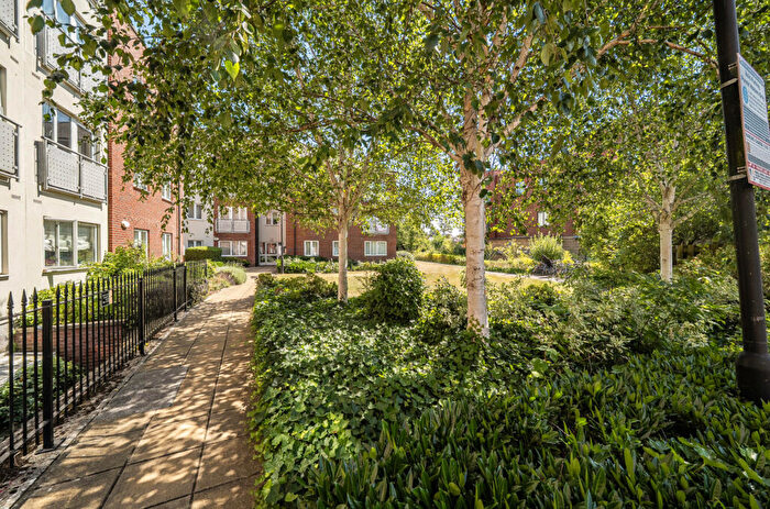 3 Bedroom Apartment For Sale In Beech Road, Headington, Oxford, OX3