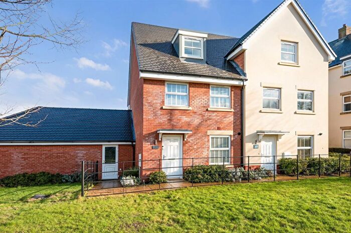 3 Bedroom Semi Detached House For Sale In Roving Close, Andover, SP11