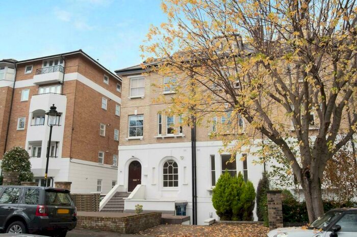 3 Bedroom Flat To Rent In Thurlow Road, Hampstead, NW3