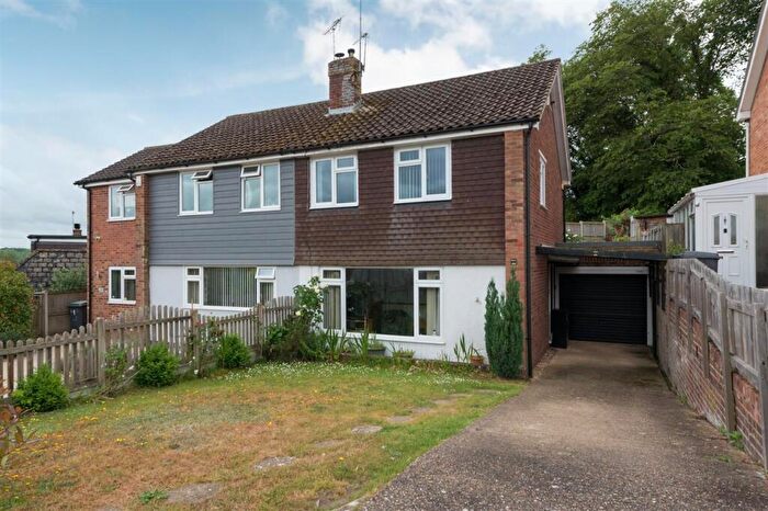 3 Bedroom Semi-Detached House For Sale In Delaware Close, Sturry, Canterbury, CT2