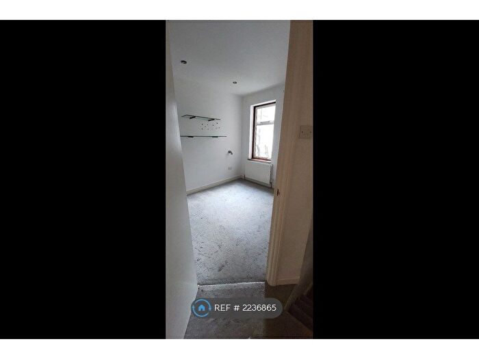 2 Bedroom Flat To Rent In Victoria Road, London, NW4