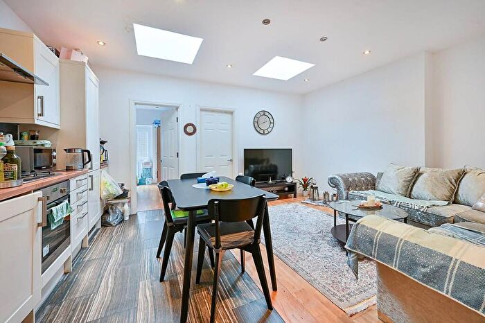 2 Bedroom Flat For Sale In Wesley Avenue, Park Royal, NW10