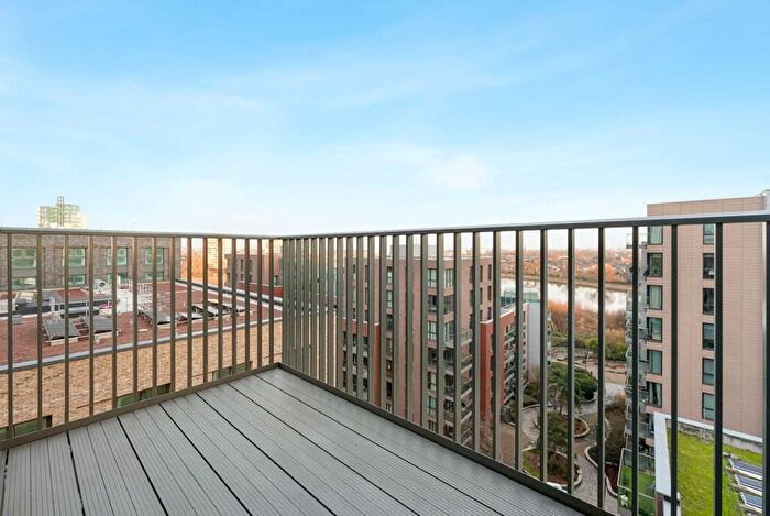 1 Bedroom Flat To Rent In Scarlet Court, Damsel Grove, N4