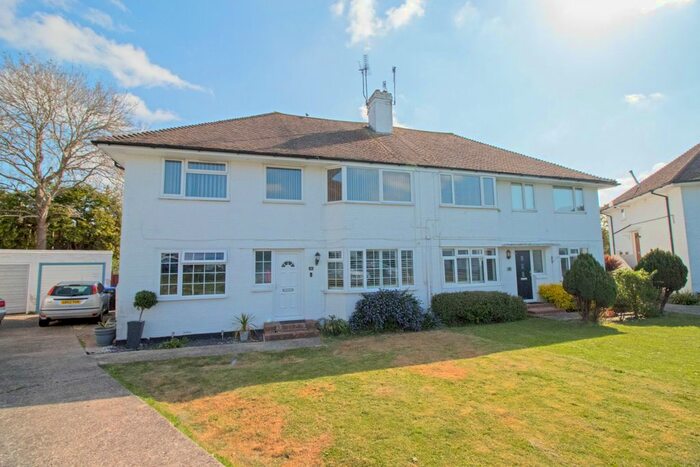 2 Bedroom Flat To Rent In Shirley Close, Broadwater, Worthing, BN14