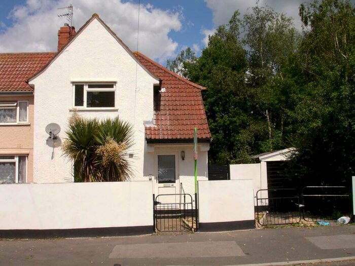 3 Bedroom Semi-Detached House To Rent In Stanton Road, Southmead, Bristol, BS10