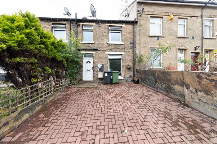 1 Bedroom Terraced House To Rent In Halifax Old Road, Huddersfield, HD1