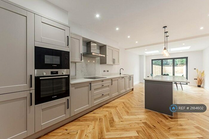 4 Bedroom Terraced House To Rent In Grandview Heights, Coulsdon, CR5