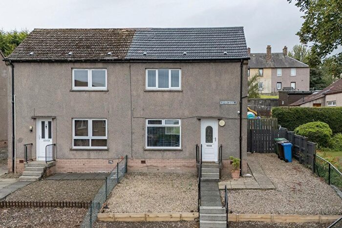 2 Bedroom Semi-detached House For Sale In Hilton View, Lumphinnans, KY4