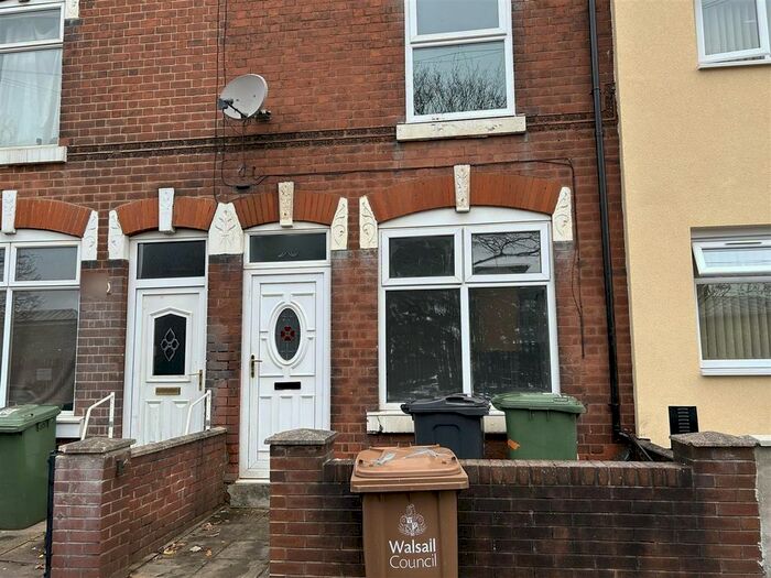 3 Bedroom Property To Rent In Farringdon Street, Birchills, Walsall, WS2