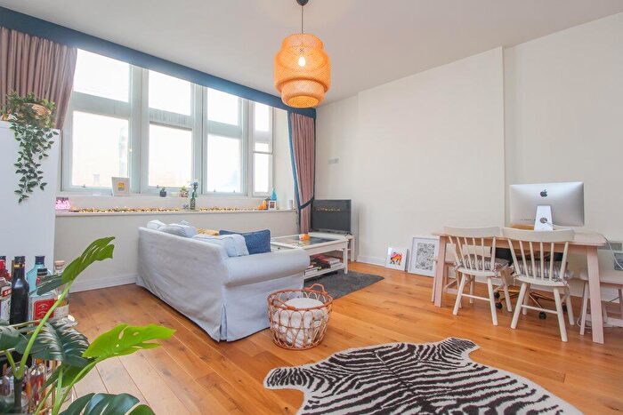 1 Bedroom Flat To Rent In Kings Court, High Street, Newport, NP20