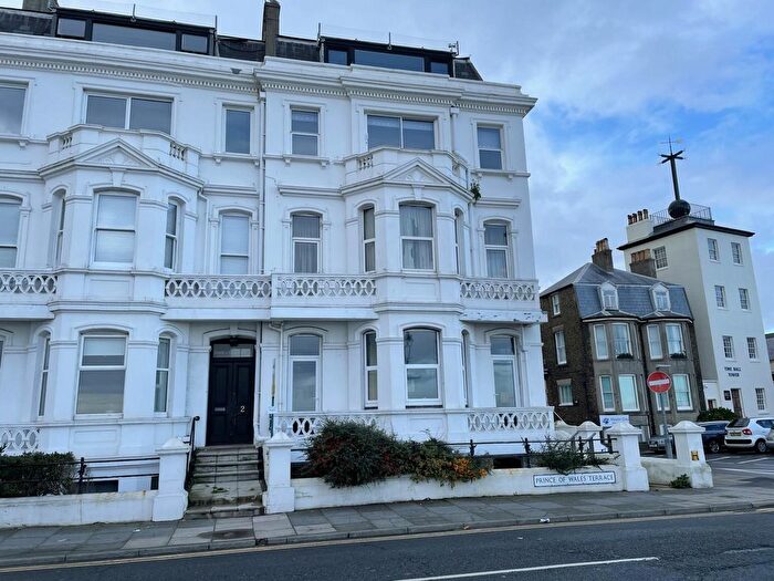 2 Bedroom Flat To Rent In Prince Of Wales Terrace, Deal, CT14