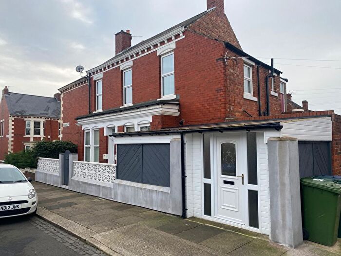 2 Bedroom End Of Terrace House To Rent In Biddlestone Road, Newcastle Upon Tyne, NE6