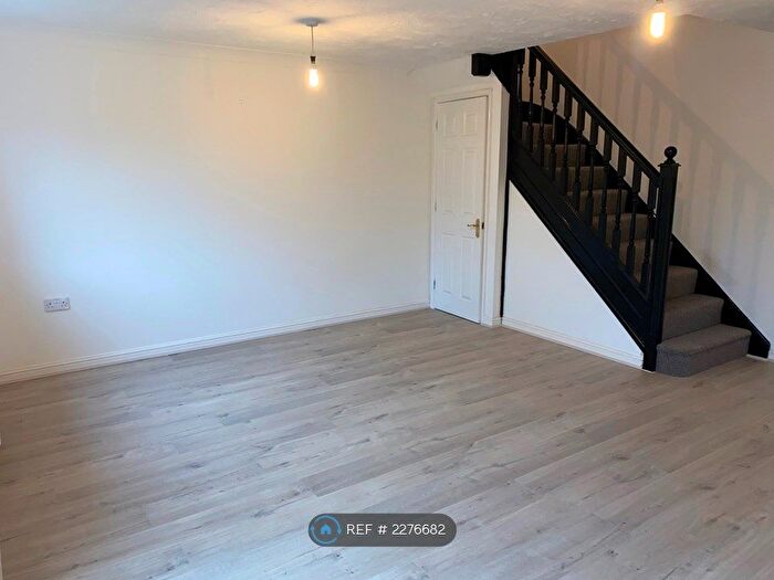 3 Bedroom End Of Terrace House To Rent In Shropshire Court, Bletchley, MK3