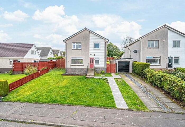 3 Bedroom Detached House For Sale In West Park, Carnock, KY12