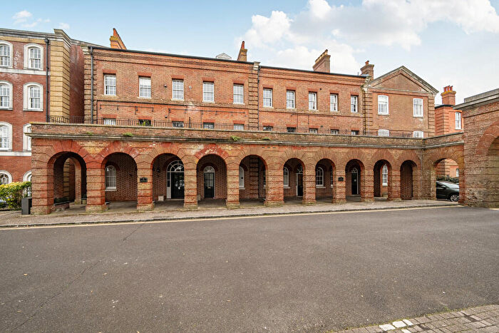 2 Bedroom Apartment For Sale In Royal Gate, Southsea, PO4