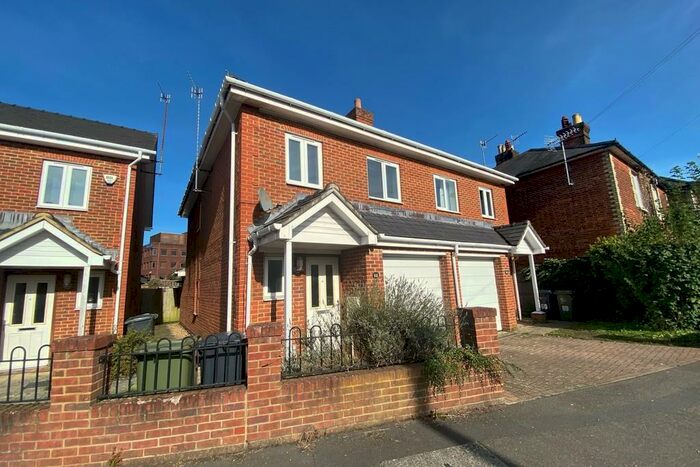 3 Bedroom Semi-Detached House To Rent In Josephs Road, GU1