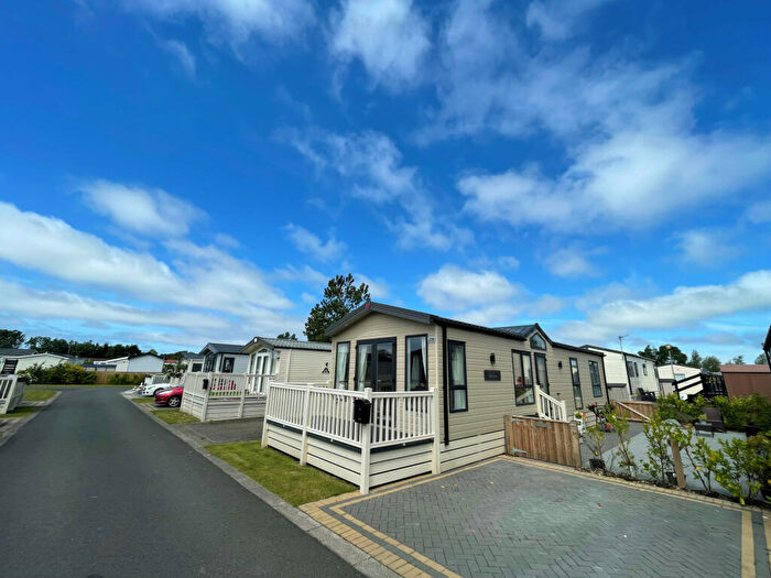 2 Bedroom Park Home For Sale In Sunset Park Holiday Village, Sower Carr Lane, Hambleton, Lancashire, FY6